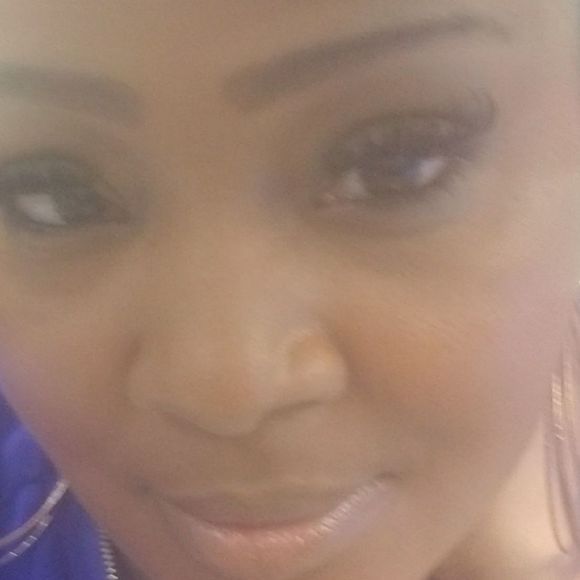 Meet your Posher, Tiffanie - Picture 1 of 1